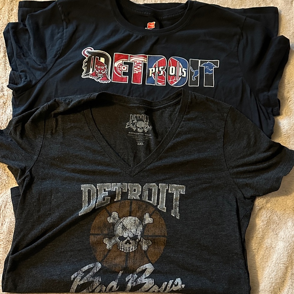 Black and Gray Short Sleeve Detroit Pistons Fan T-shirts in Women’s Cut, Size XL